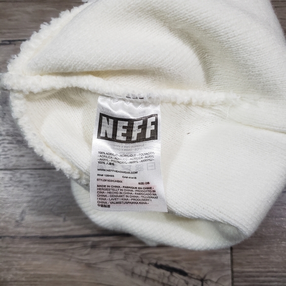 Neff Multicolored Shroom Fun Guys Beanie Mushrooms White Hat - Picture 3 of 3